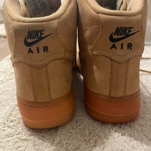 Nike Air Tan Sneakers
